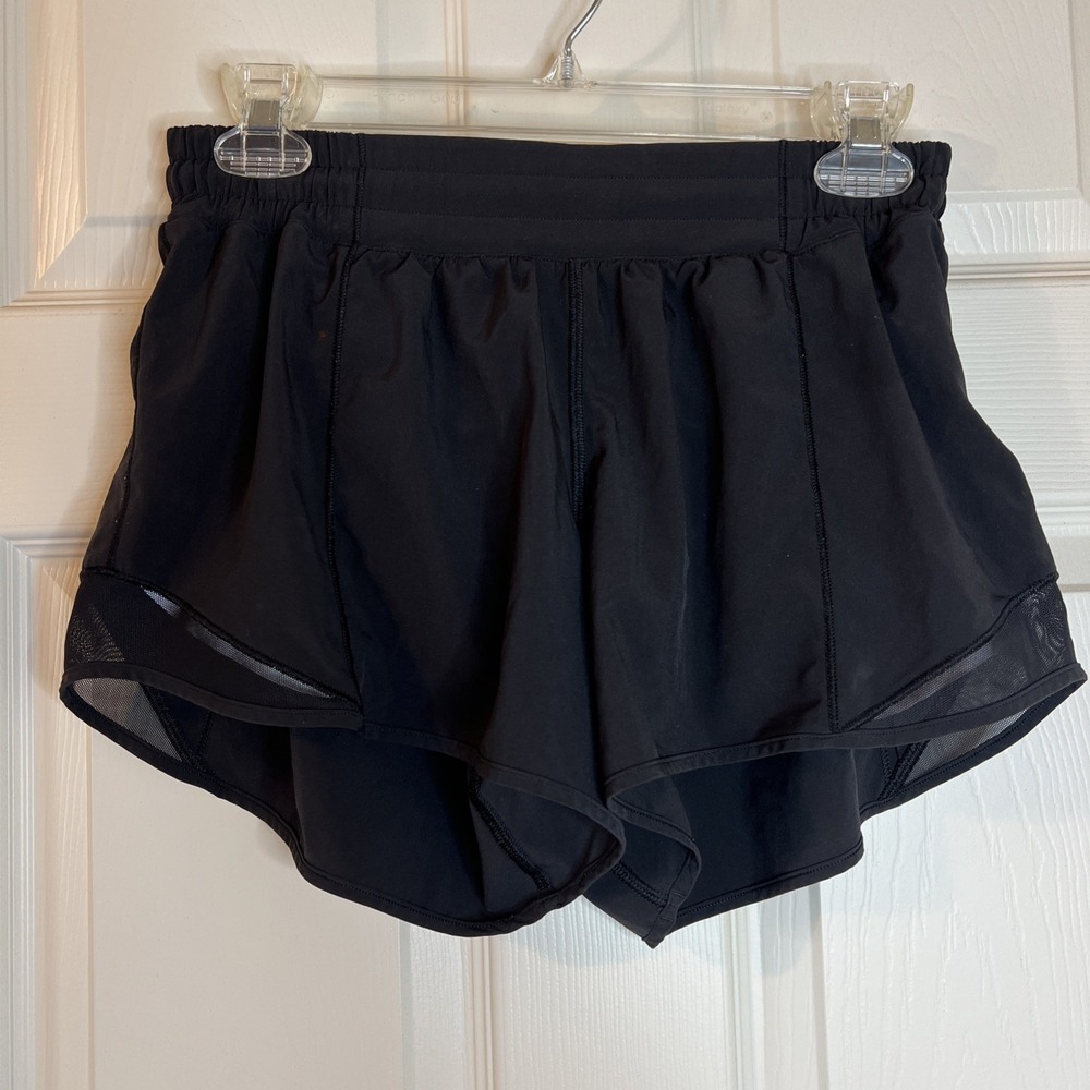 Lululemon Hotty Hot Shorts Hawaii Black 2" Inseam Liner Rainbow Islands Sz 8 - Picture 2 of 7